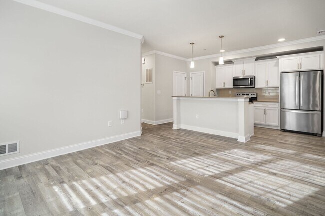 Building Photo - West Creek 3 Bedroom