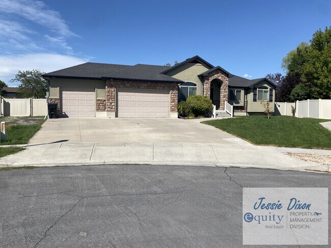 Building Photo - 2747 S 1475 W