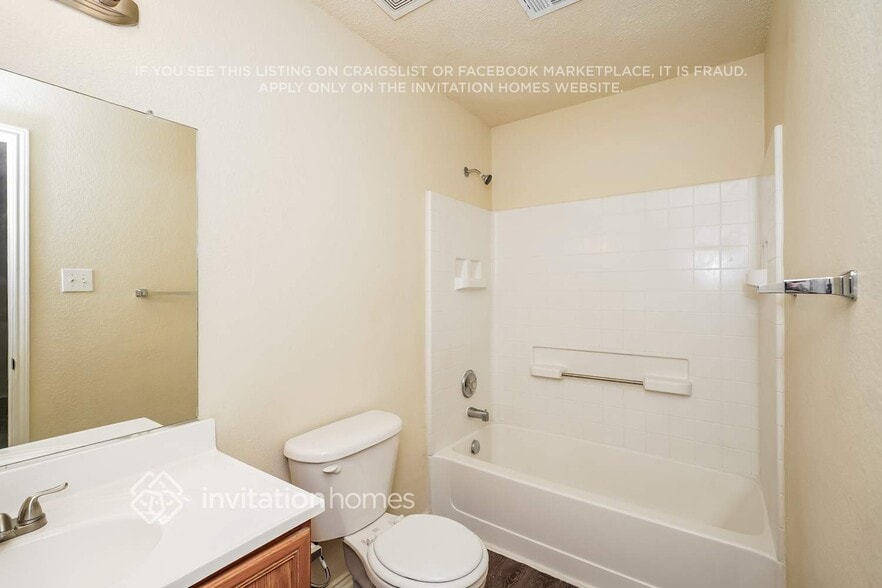 Building Photo - 4920 Waterford Dr