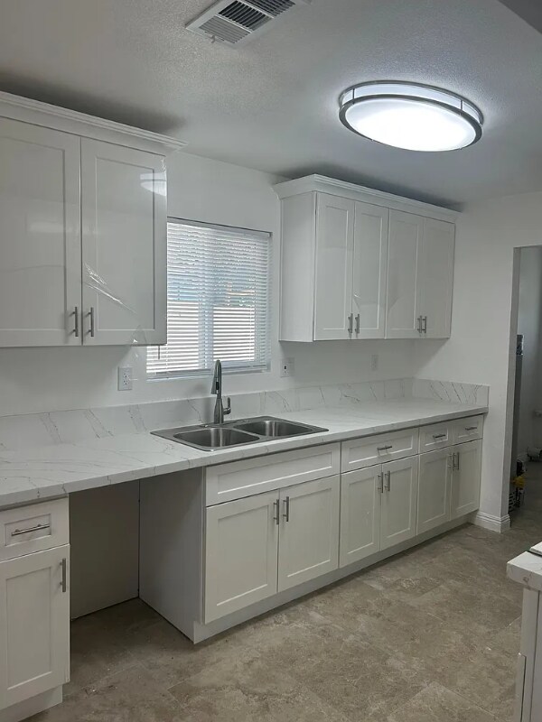 Building Photo - 41 White Ln