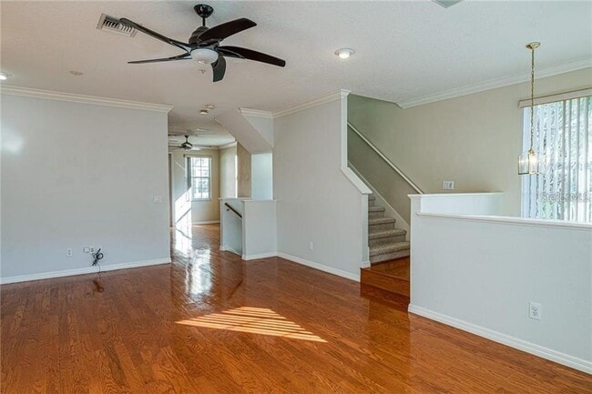 Building Photo - 3043 Pointeview Dr