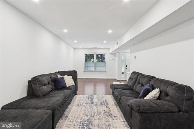 Building Photo - 6110 Hoskins Hollow Cir