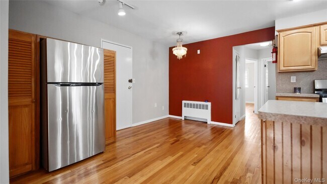 Building Photo - 3610 Baychester Ave
