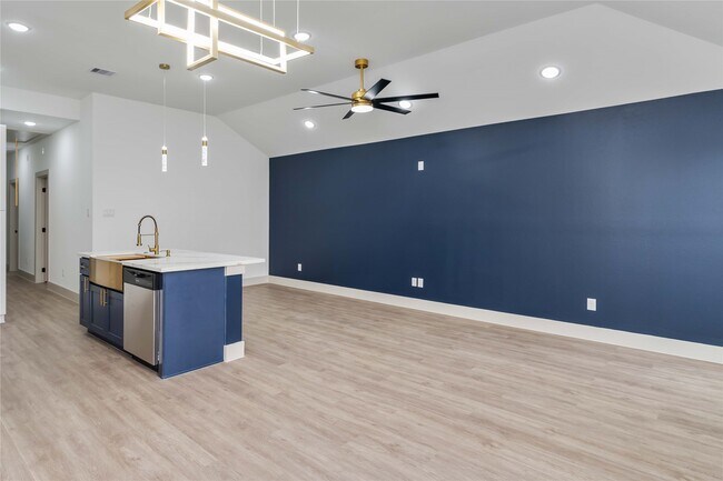 Building Photo - 9005 Nyssa St