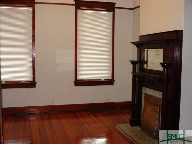 Building Photo - 509 W 37th St