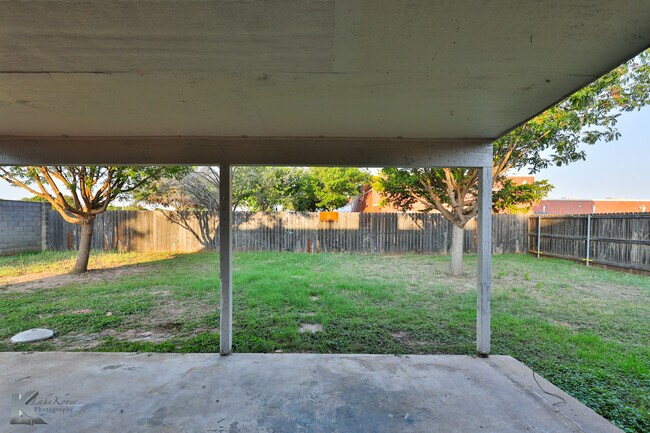 Building Photo - 4350 Bluebonnet Ct