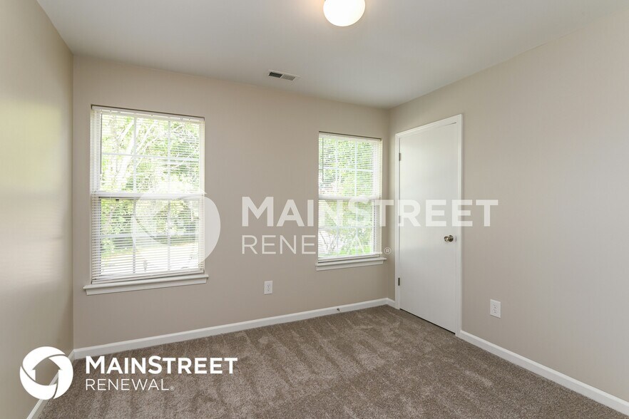 Building Photo - 395 Amhurst St SW