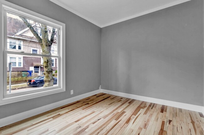 Building Photo - 76 Garner Ave