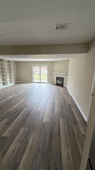 Building Photo - 3170 Yellowstone Pkwy