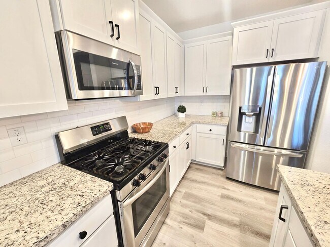 Building Photo - Elegant & Functional – Your Spring Lake Dream Home Awaits