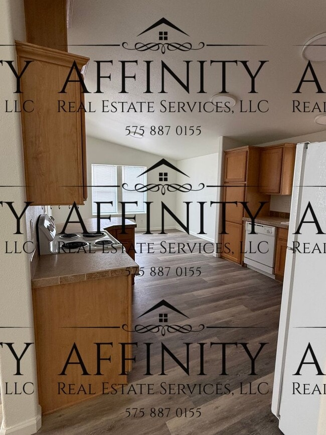 Building Photo - Three bedroom home