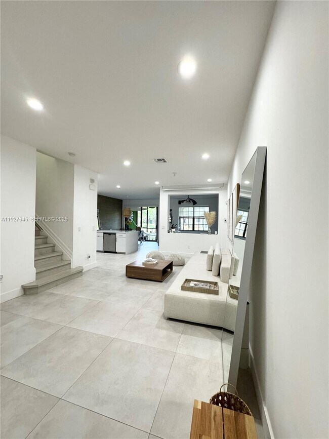 Building Photo - 13017 Riverwalk Cir S