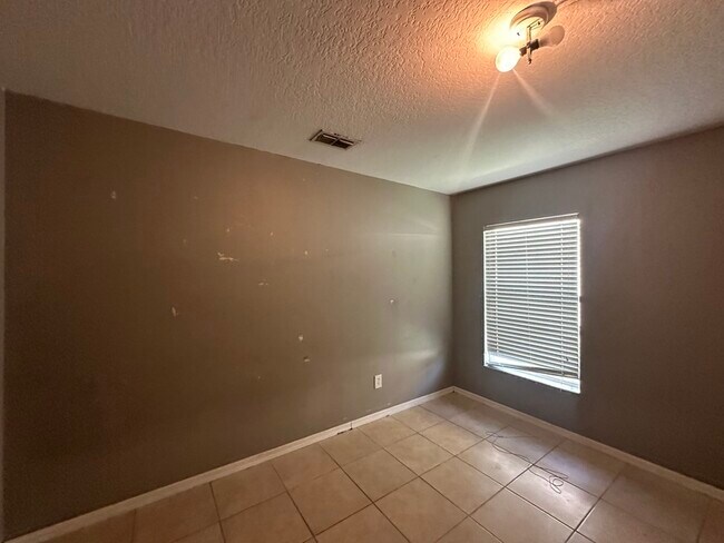 Building Photo - 1616 Oak Blossom Dr