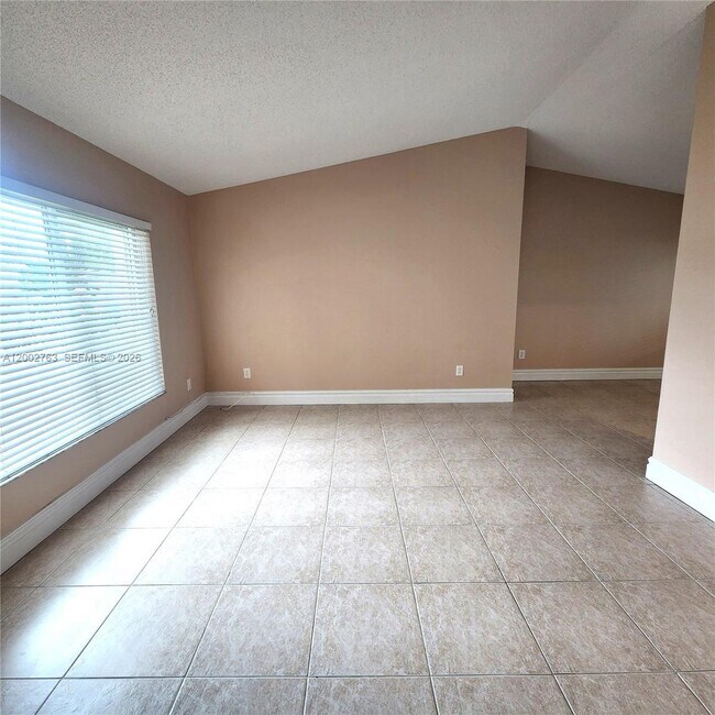 Building Photo - 11950 SW 49th Ct