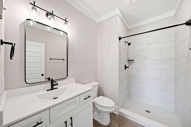 Building Photo - One-Level Living with Private Garage, Feels Like Home, Not an Apartment