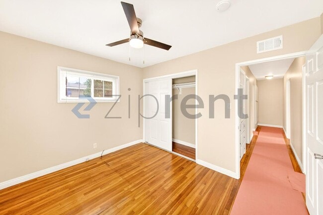 Building Photo - 1200 E Elgenia Ave