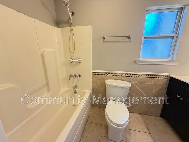 Building Photo - 18819 Greenwell Springs Rd