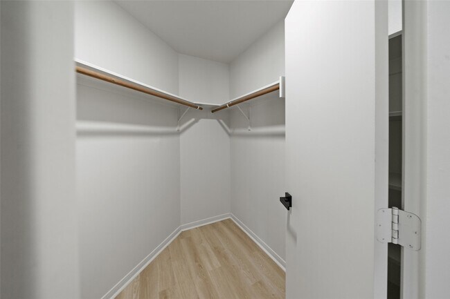 Building Photo - 5203 Panay Park Dr