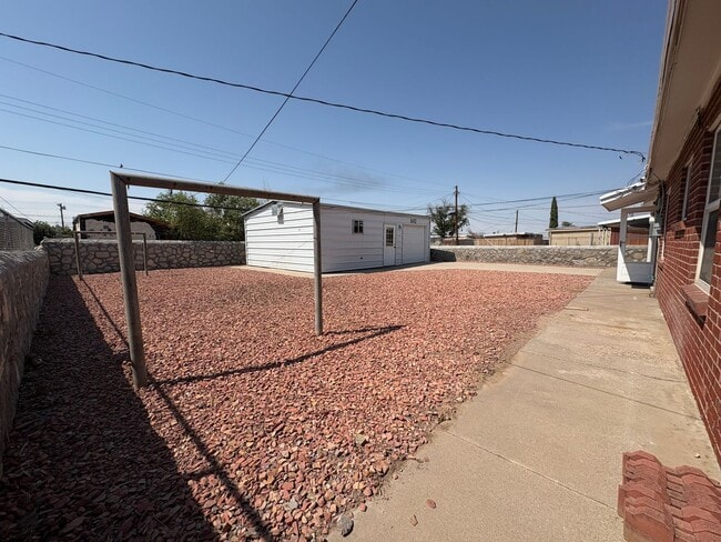 Building Photo - 6412 Navajo Ave