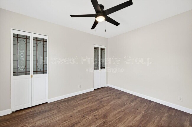 Building Photo - 5324 Nagel Ave