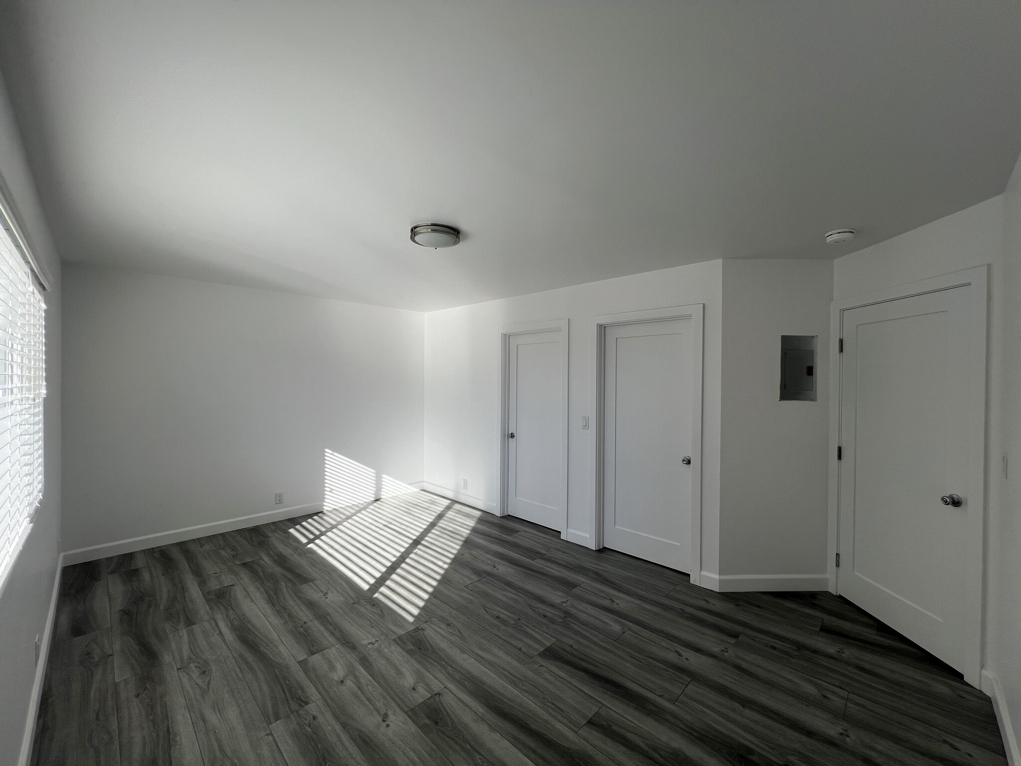 Building Photo - 1639 W 205th St