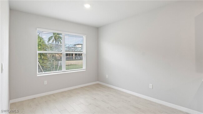 Building Photo - 1903 Cape Coral Pkwy W