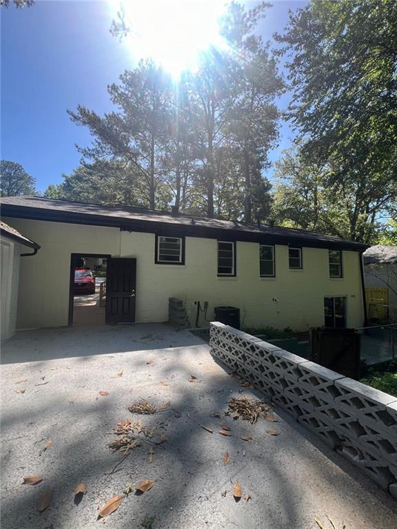 Building Photo - 2545 Plantation Dr