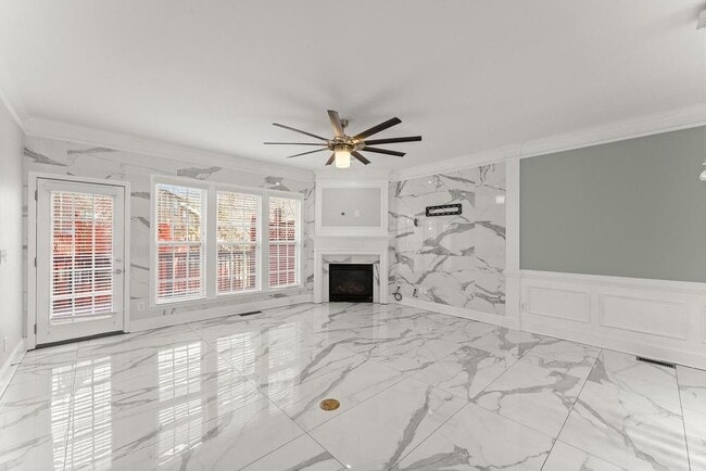 Building Photo - 2876 Overlook Way NE