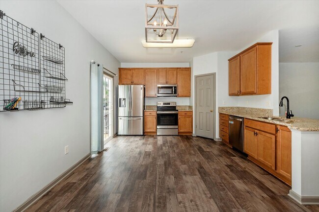 Building Photo - Twin Arch Crossing Rental