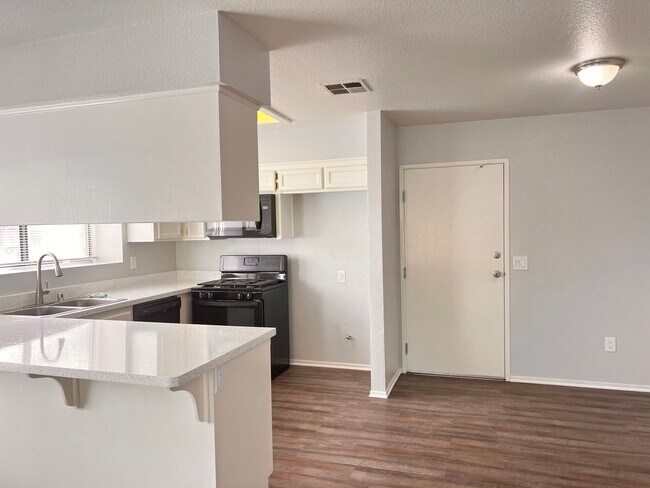 Building Photo - 8600 Lyn River Ct