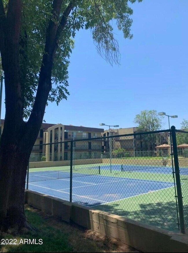 Building Photo - 461 W Holmes Ave