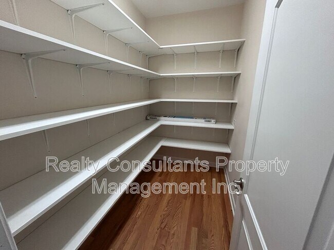 Building Photo - 4540 Pebble Lake Dr