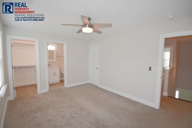 Building Photo - 555 Gresham Ln