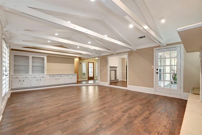 Building Photo - 75 Wood Hollow Dr