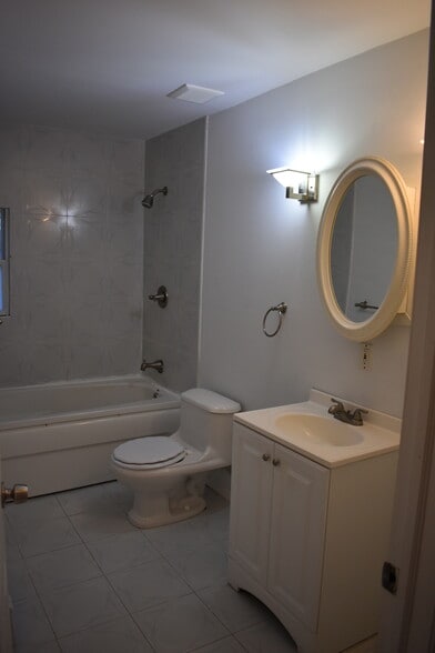 Building Photo - 85 Cedar Dr