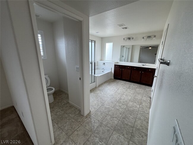 Building Photo - 5582 Sancho Throne Rd