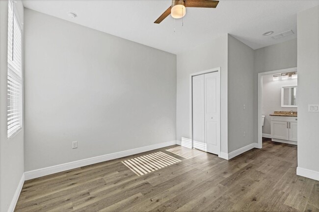 Building Photo - Brand new Duplex stocked with upgrades
