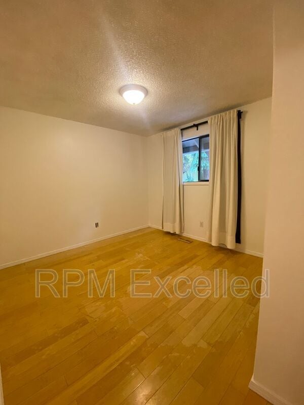 Building Photo - 32229 2nd Ave SW