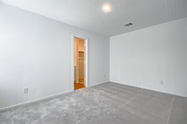 Building Photo - 21535 Carosella Dr