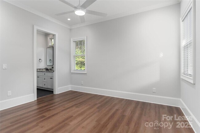 Building Photo - 805 Naples Dr