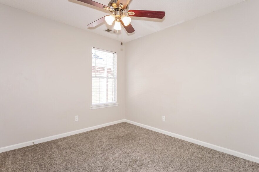 Building Photo - 9882 Wynngate Dr