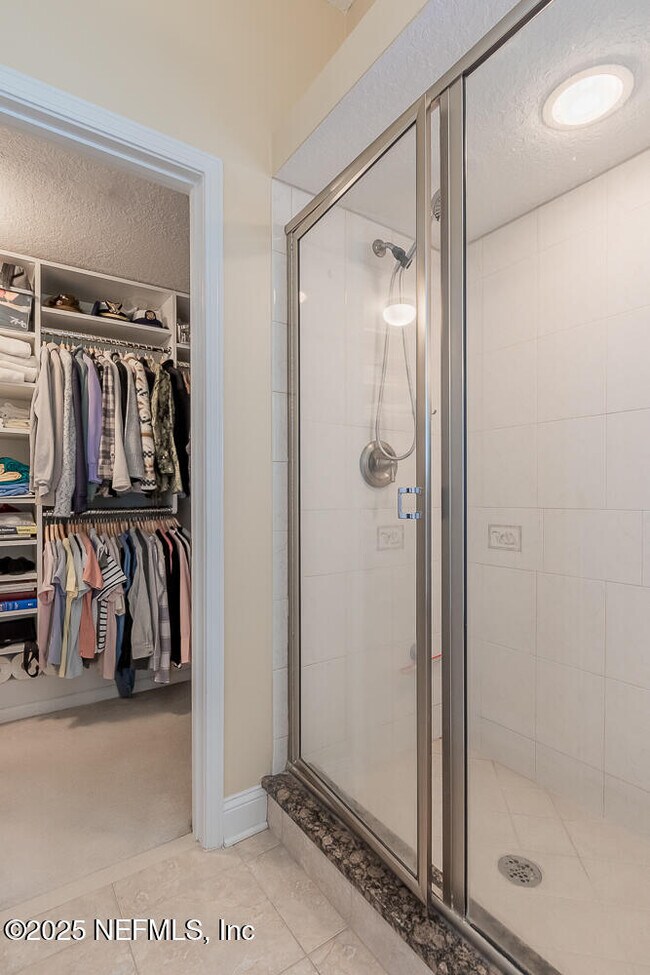 Building Photo - 8543 Glenbury Ct N