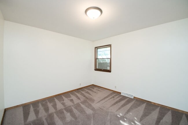 Building Photo - 3 bed 2 bath home in Wheeler