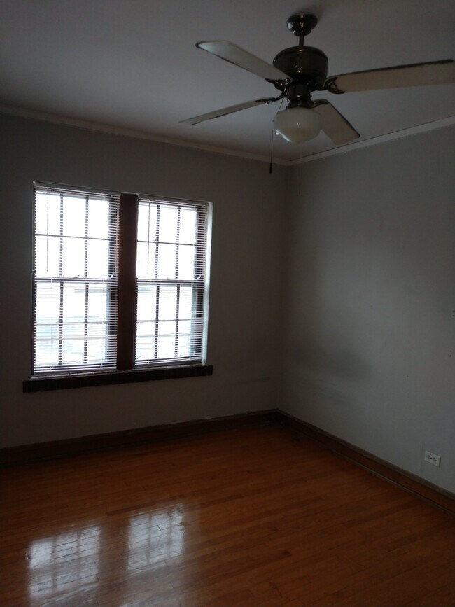 Building Photo - 2559 Flossmoor Rd