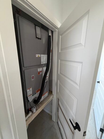 Building Photo - 4410 Escondido Ln S