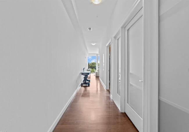 Building Photo - 2-Bedroom Apartment in Center City Greensboro