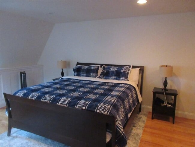 Building Photo - 270 Waterman St