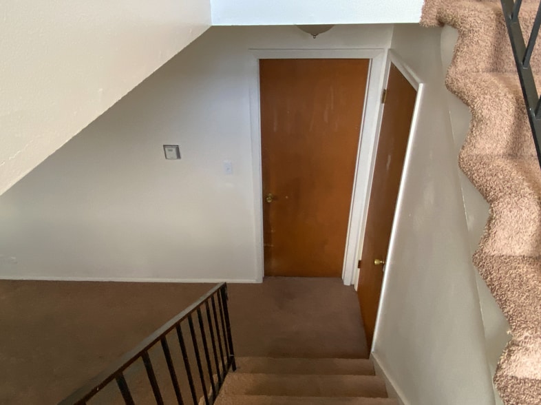 Building Photo - 261 E 200 N