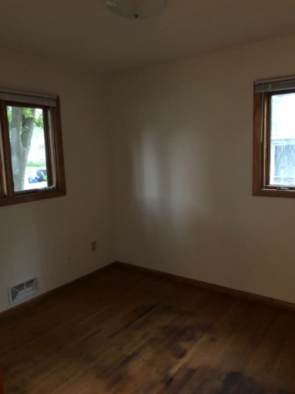 Building Photo - 538 Van Buren Ave