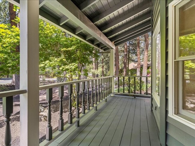 Building Photo - Stunning Custom Home 4 Bedroom in the Gated Mountain High Golf Community!